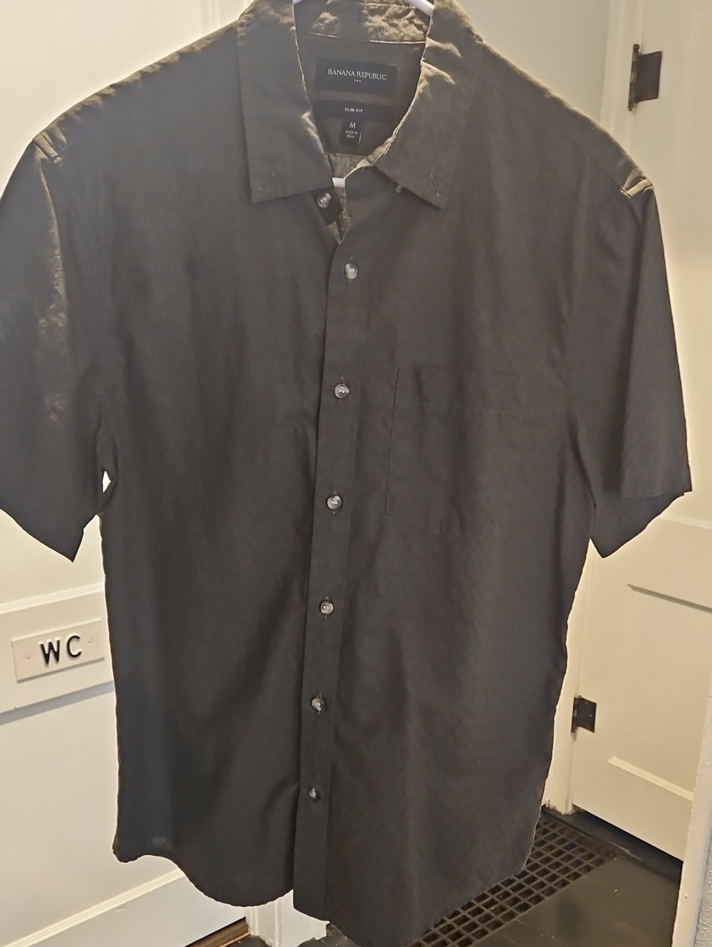 Banana Republic Men's Black Short-Sleeve Button-Down Shirt with Chest Pocket